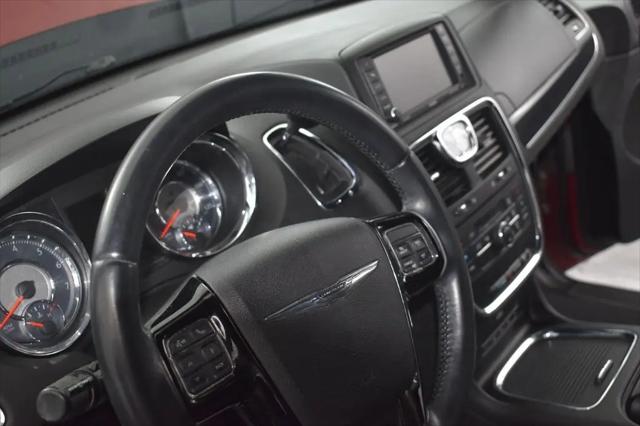 2014 Chrysler Town & Country S