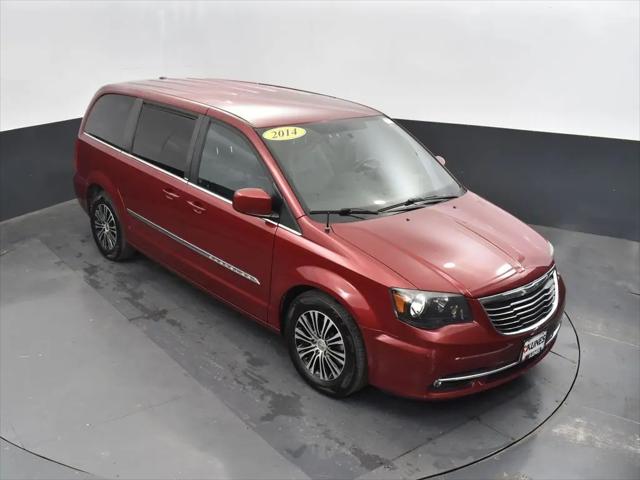 2014 Chrysler Town & Country S