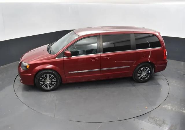 2014 Chrysler Town & Country S