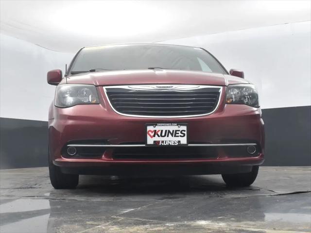 2014 Chrysler Town & Country S