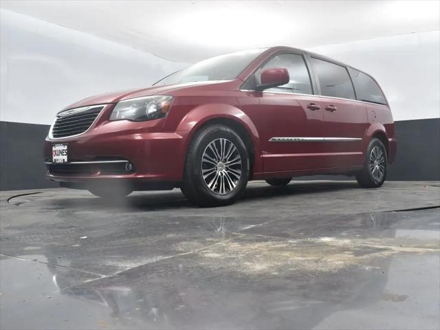 2014 Chrysler Town & Country S