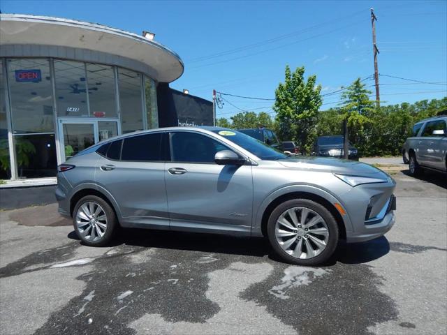2024 Buick NV Avenir FWD