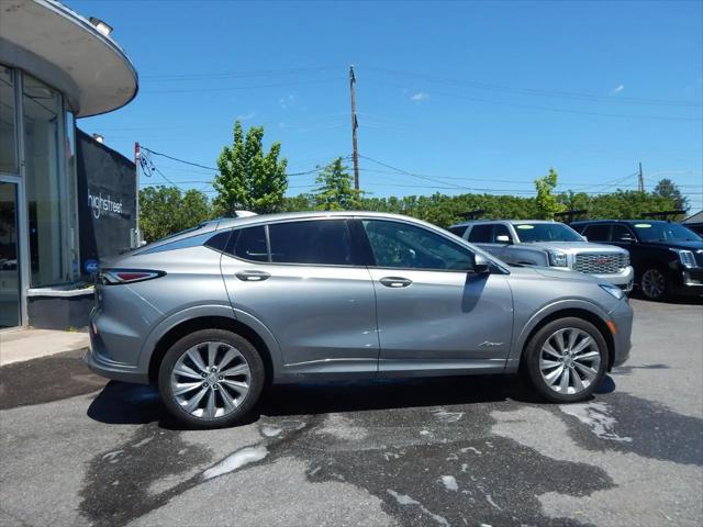2024 Buick NV Avenir FWD