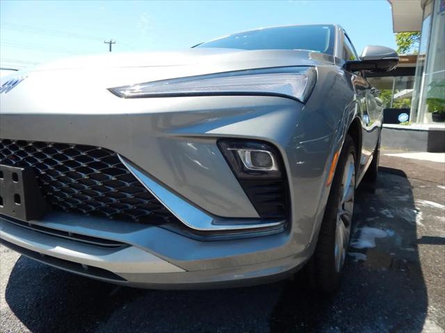 2024 Buick NV Avenir FWD