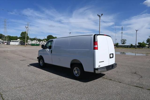 2026 Chevrolet Express Cargo Van 2500 Regular Wheelbase, WT, RWD