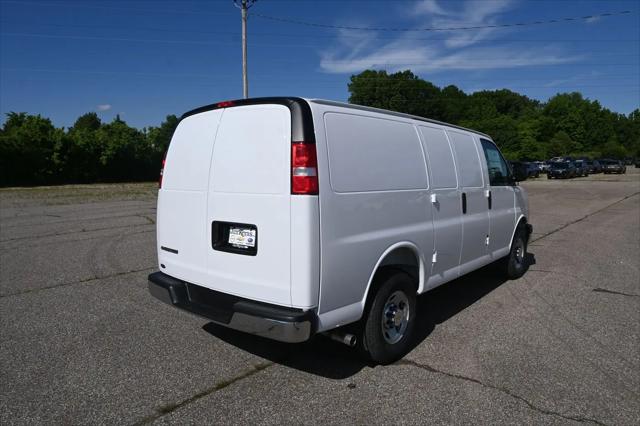 2026 Chevrolet Express Cargo Van 2500 Regular Wheelbase, WT, RWD