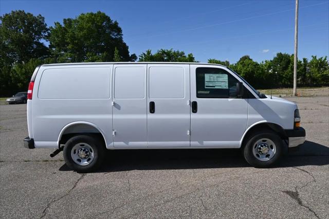 2026 Chevrolet Express Cargo Van 2500 Regular Wheelbase, WT, RWD