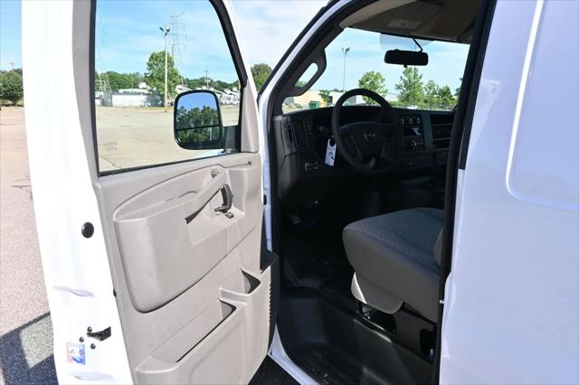 2026 Chevrolet Express Cargo Van 2500 Regular Wheelbase, WT, RWD