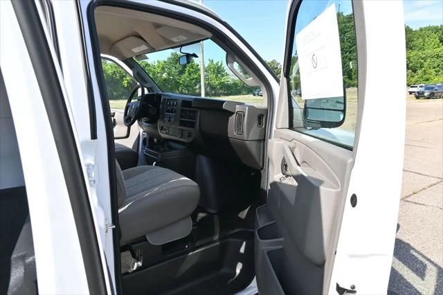 2026 Chevrolet Express Cargo Van 2500 Regular Wheelbase, WT, RWD