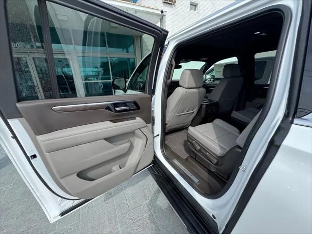 2026 Chevrolet Suburban LT, RWD