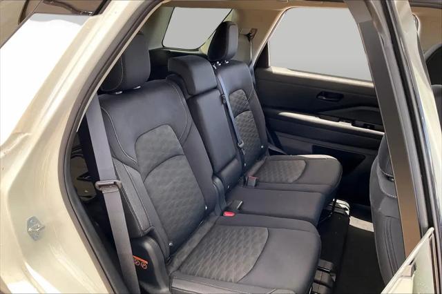 2024 Nissan Pathfinder SV 4WD
