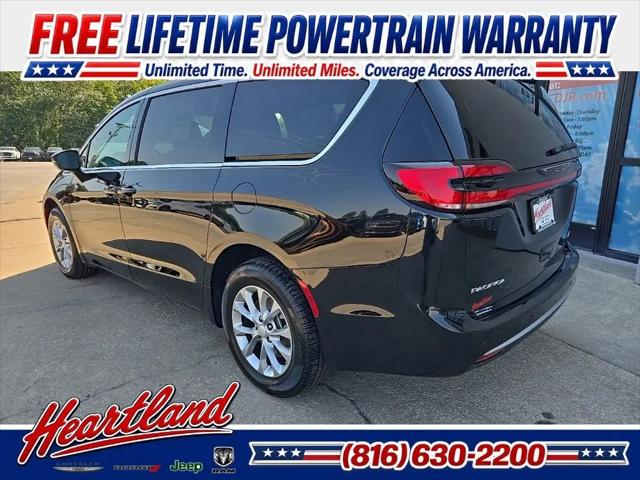 2027 Chrysler Pacifica Select