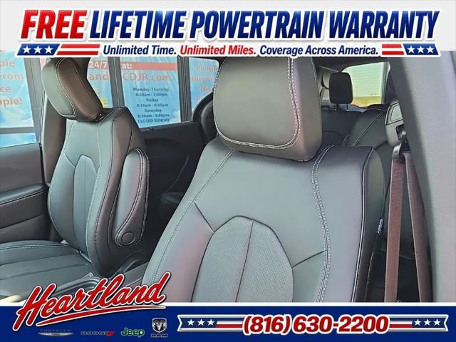 2027 Chrysler Pacifica Select