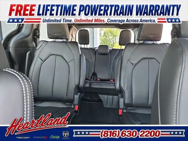 2027 Chrysler Pacifica Select