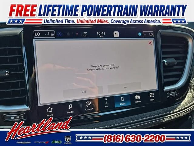 2027 Chrysler Pacifica Select