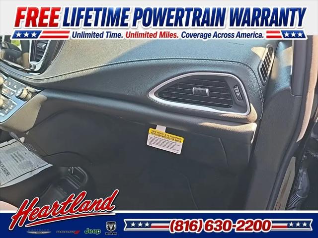 2027 Chrysler Pacifica Select