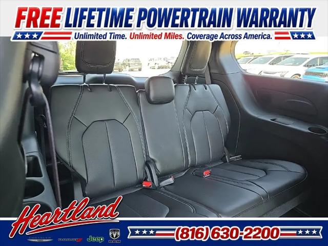 2027 Chrysler Pacifica Select