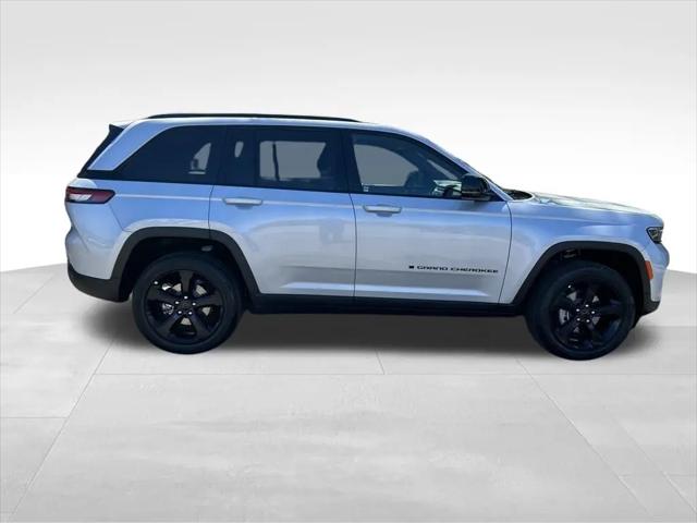 2025 Jeep Grand Cherokee Altitude 4x4