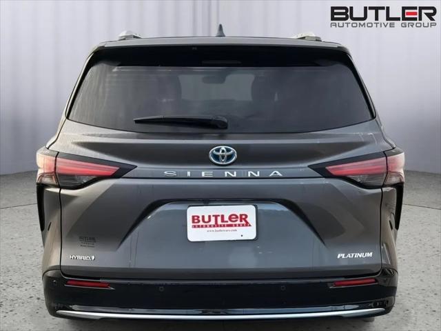 2025 Toyota Sienna Platinum