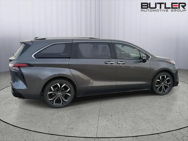 2025 Toyota Sienna Platinum