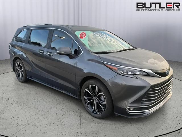 2025 Toyota Sienna Platinum