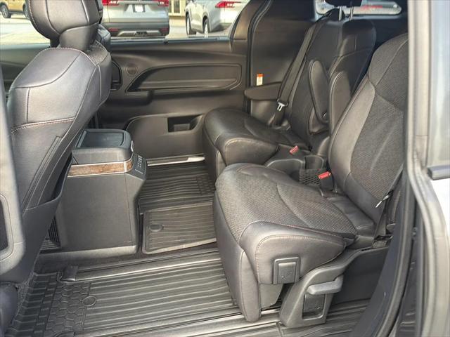 2025 Toyota Sienna Platinum