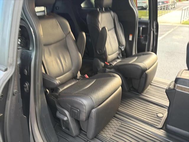 2025 Toyota Sienna Platinum