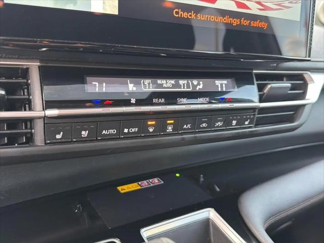 2025 Toyota Sienna Platinum