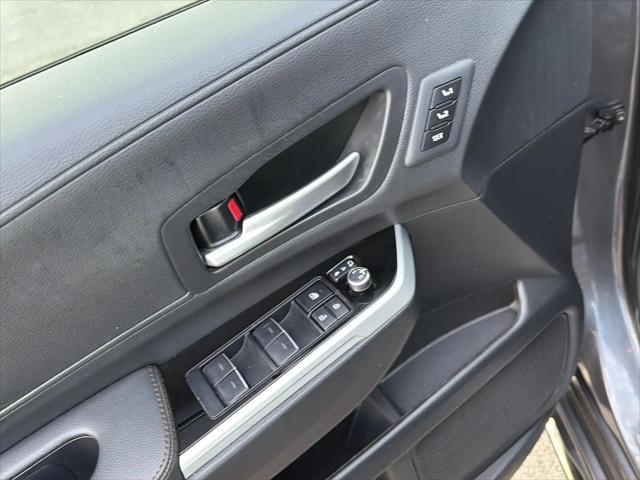 2025 Toyota Sienna Platinum