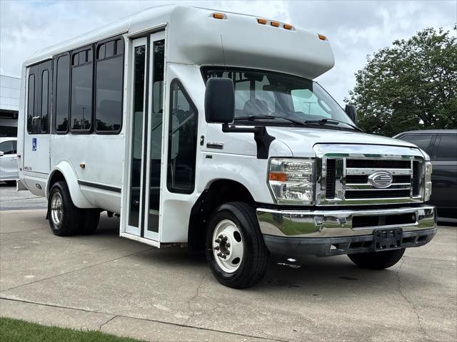 2015 Ford E-350 Cutaway E-350 for sale in Bentonville, AR