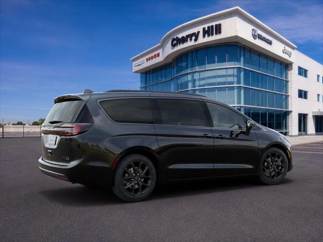 2027 Chrysler Pacifica Limited AWD
