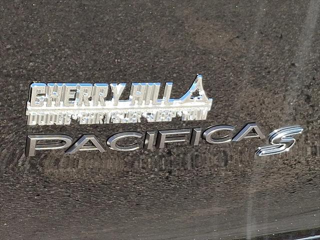 2027 Chrysler Pacifica Limited AWD