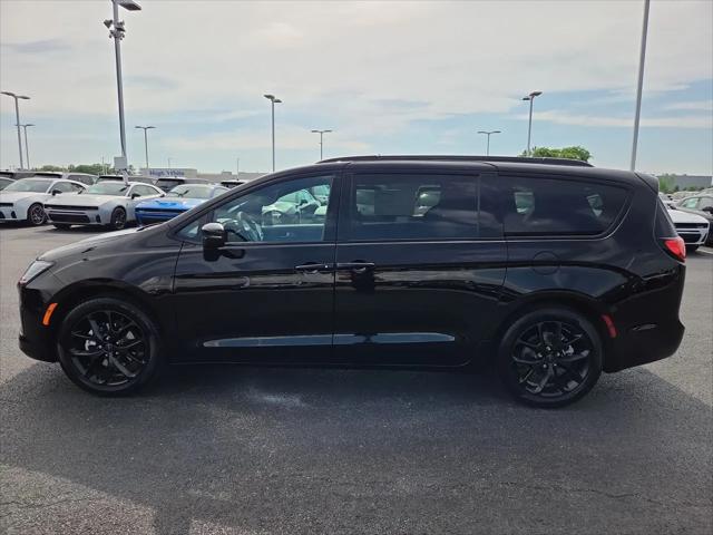 2027 Chrysler Pacifica Limited