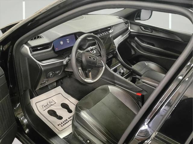 2025 Jeep Grand Cherokee Altitude 4x4