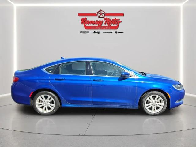 2017 Chrysler 200 Limited Platinum