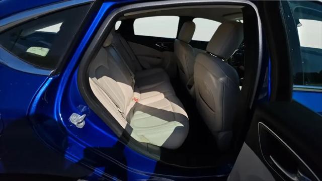 2017 Chrysler 200 Limited Platinum
