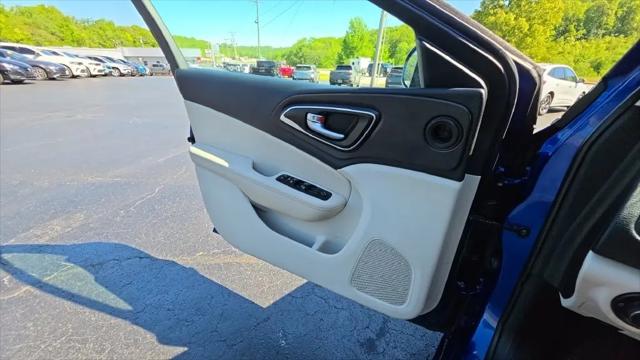 2017 Chrysler 200 Limited Platinum