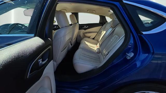 2017 Chrysler 200 Limited Platinum