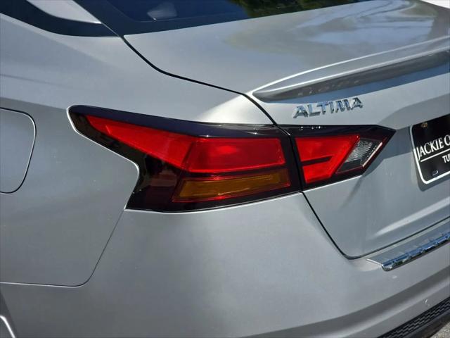 2022 Nissan Altima SR FWD
