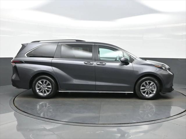2025 Toyota Sienna XLE