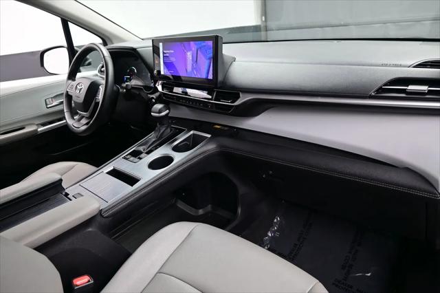 2025 Toyota Sienna XLE