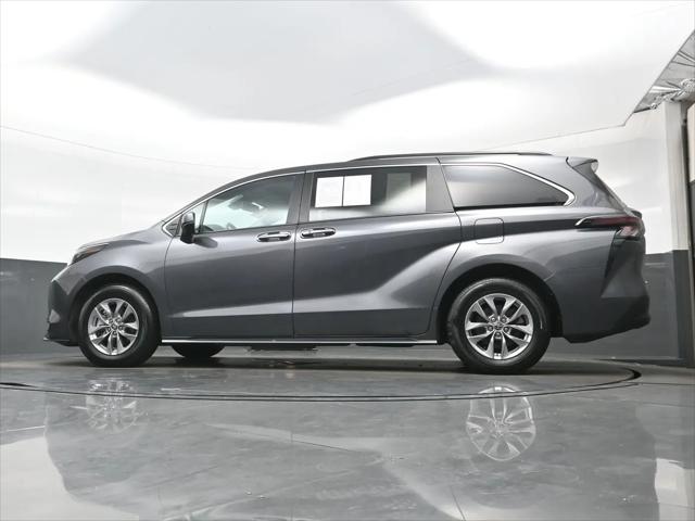 2025 Toyota Sienna XLE