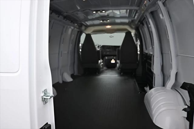 2026 Chevrolet Express Cargo Van 2500 Regular Wheelbase, WT, RWD