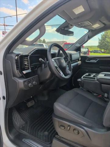 2023 Chevrolet Silverado 1500 4WD Crew Cab Short Bed LT with 2FL