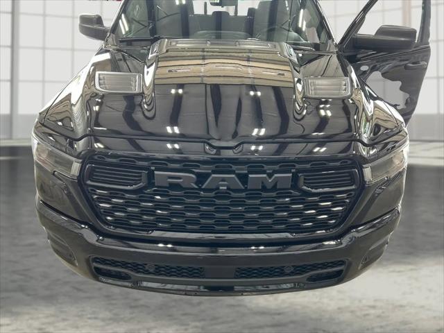 2026 Ram 1500 Express Crew Cab 4x4 57 Box