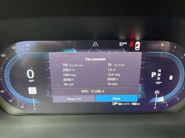 2024 Volvo XC60 B5 Core Dark Theme