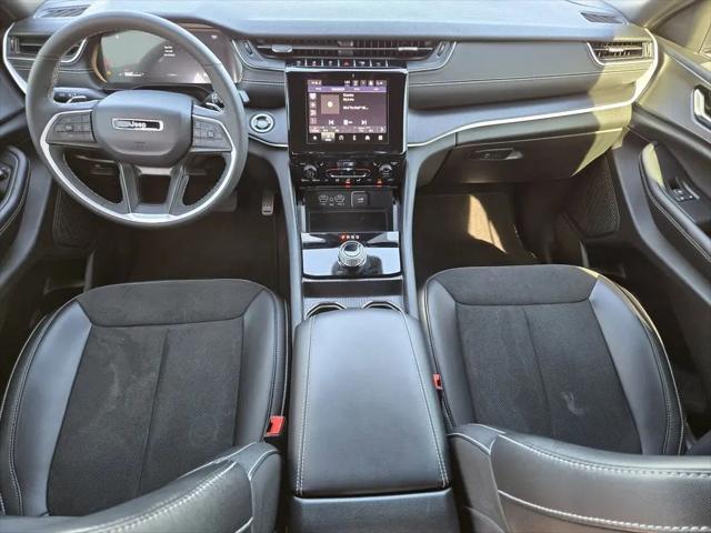 2025 Jeep Grand Cherokee L Altitude 4x2