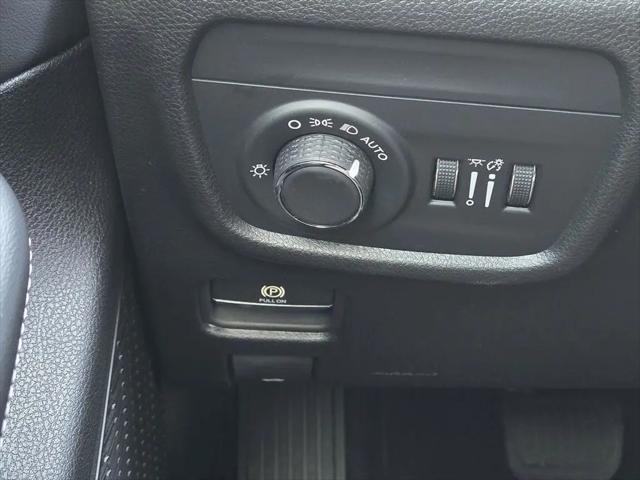 2025 Jeep Grand Cherokee L Altitude 4x2