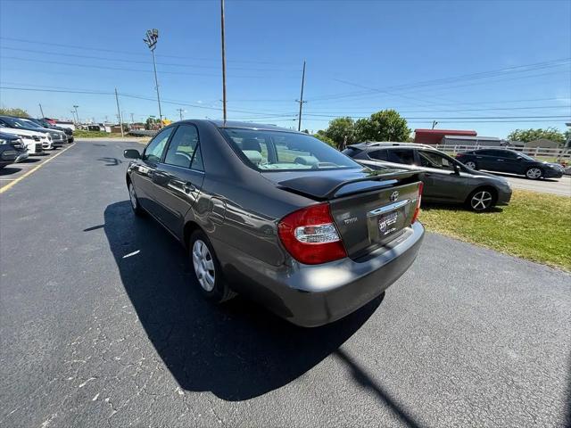 2004 Toyota Camry LE