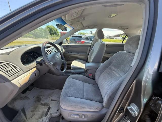 2004 Toyota Camry LE